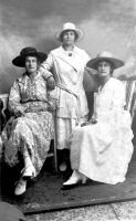 The three daughters of Samuel Andrews left to right Fanny, Emily and Edith.
Photograph contributed by members of the family Mr. J. Jones and Mrs. Jennifer Cuddy.